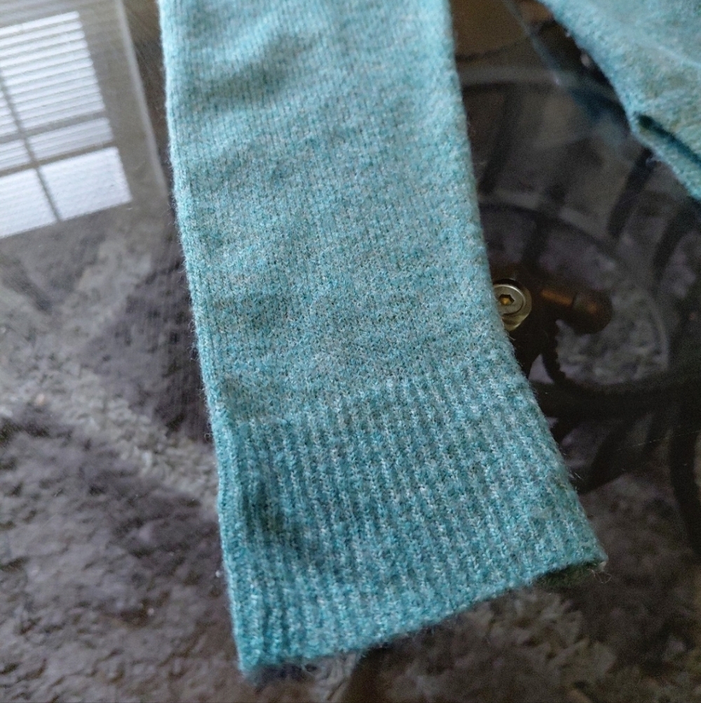Gap Women's Blue/ Green Knit Sweater Size S - Picture 3 of 9
